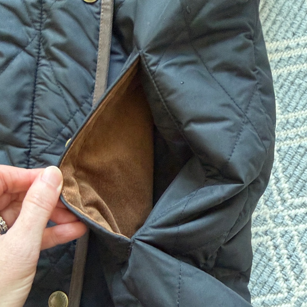 Tom Beckbe NWOT Women’s Black Quilted Vest, Brown Leather and Corduroy Accents - Picture 8 of 10